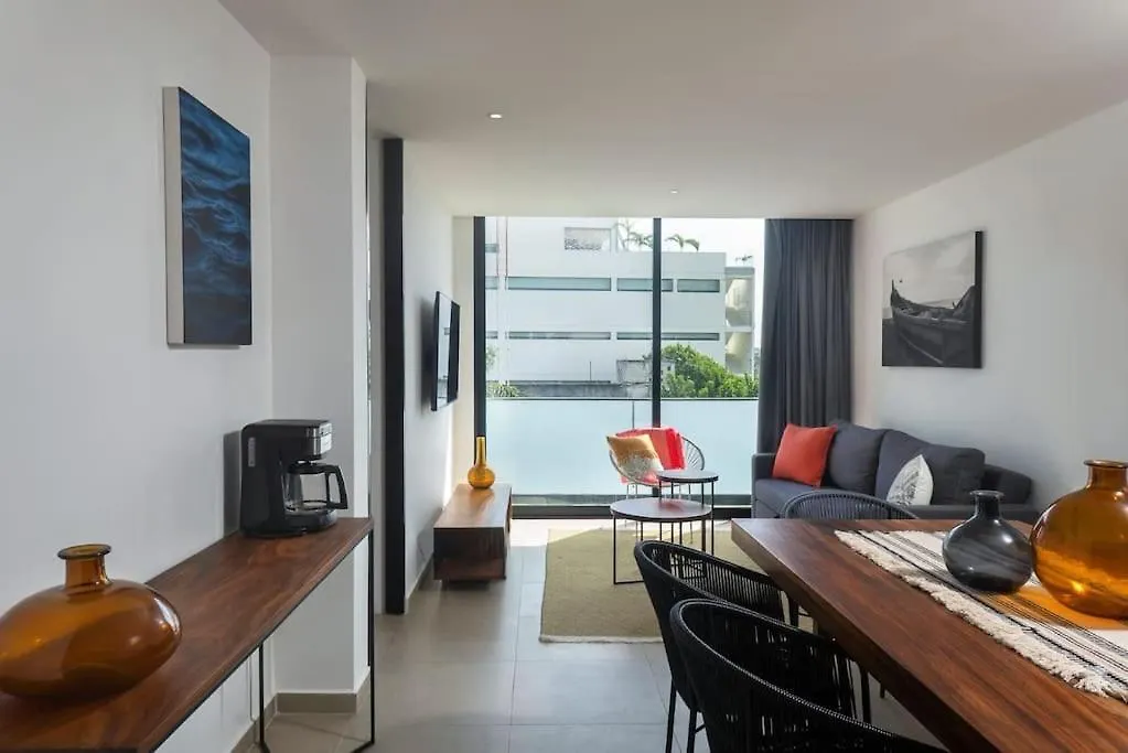 Downtown Modern Apartment Unique Location 普拉亚卡门